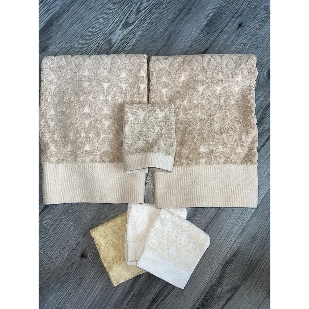 Vintage Made In Turkey 100%‎ Cotton LEAVES Brand Bath Towels (2) 4 Wash Cloths